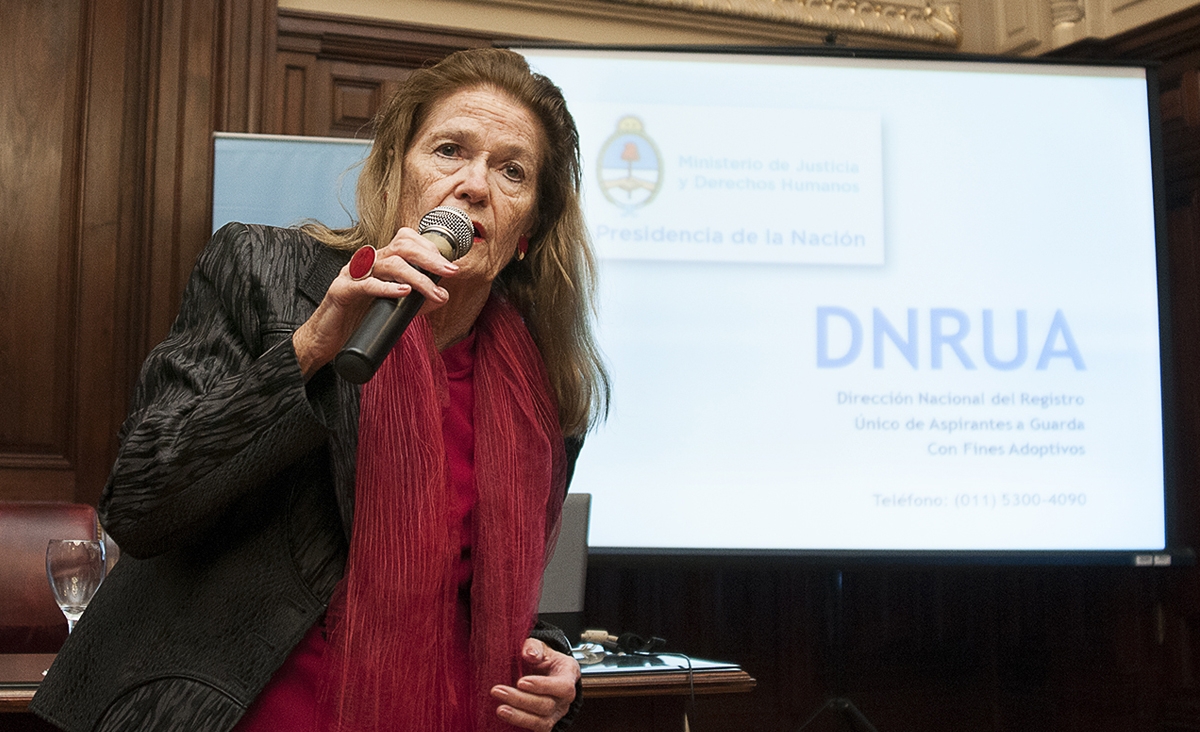 Elena Highton de Nolasco encabezó una jornada de reflexión sobre adopción